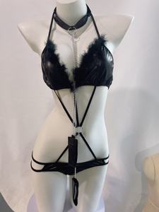 Tanga de uniforme de cuero y plumas negras barata de alta calidad X1823 equipada con cadena de cuello Sexy <span class=keywords><strong>tetona</strong></span> para mujer, lencería - Product Image 5