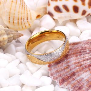 Prix d'usine 2021 pour les alliances de couple avec diamant, magnifiques designs d'alliances en or 18 carats, alliances de mariage en or - Product Image 4