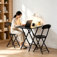 Tables et chaises de salle à manger en bois vintage de luxe avec pieds en métal pour appartement