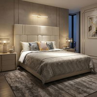 Ensemble de lit king size en velours capitonné de luxe moderne pour chambre de villa, mobilier design haut de gamme, cadre doré
