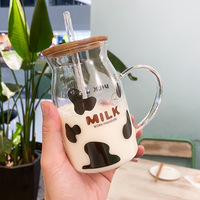 Gelas Susu Kopi Kreatif Smile 500ml Transparan Berbentuk Sapi, Kapasitas Besar untuk Minum Air, Teh, dengan Tutup Kayu dan Sedotan