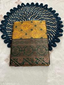 Dernier design de sari en soie jaune avec bordure verte et broderie, tenue traditionnelle pour femmes pour mariage et fêtes, avec matière pour chemisier. - Product Image 5