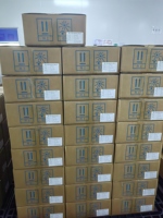 Matériau d'ombrage en silicone blanc à surface lisse de qualité extrusion pour bande néon, résistant aux produits chimiques et aux températures élevées