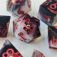 Ensemble de dés en résine à bords tranchants faits à la main, motif œil porte-bonheur, dés polyédriques pour D&D, jeu de table RPG, ensemble de dés personnalisés en gros