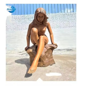 Vente en gros de sculptures en bronze grandeur nature de femmes blondes nues assises, artisanat métallique personnalisé pour la décoration extérieure et intérieure. - Product Image 3