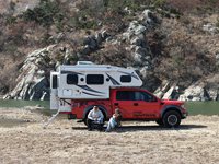 Camper pour pick-up 4 saisons avec parois rigides, adaptable à la benne du pick-up, pour le camping par tous les temps