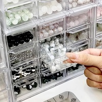 Boîte de rangement pour bijoux faits à la main avec compartiments, design moderne, anti-poussière, organisateur de bureau en plastique transparent pour bracelets