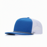 Casquette Trucker en Coton et Polyester Couleur Unie avec Fermeture à Clip en Plastique et Décoration Chaîne sur la Visière – Service OEM Disponible – Chapeau d'Été pour Activités Extérieures