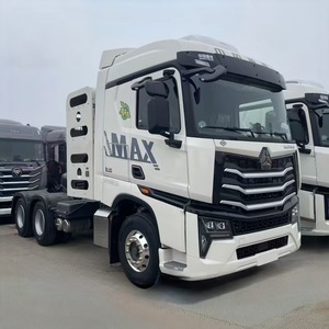 Le tracteur routier transfrontalier HowoMAX 6*4 du fabricant pour la logistique intensives et le transport de marchandises interurbaines. - Product Image 1