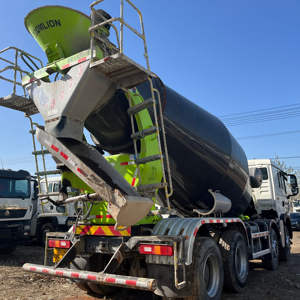 Camión Mezclador de Concreto SINOTRUK HOWO TX Usado de Buen Rendimiento, Camión Mezclador 8x4 de 12 CBM - Product Image 4