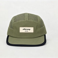 Topi Pria 8 Panel Model Flat Bill dengan Patch Kulit, Bahan Nilon Hijau, Model Dad Hat Berjaring untuk Aktivitas Luar Ruangan, Pantai, Memancing, Promosi, dan Fashion