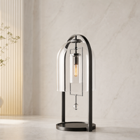 Lampe de table moderne en verre avec finition laiton, luminaire décoratif pour hôtel, villa, salon, chambre et projets.