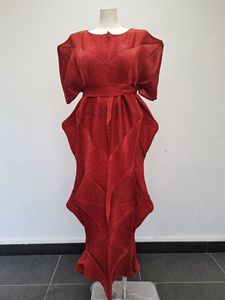 Robe plissée Miyake tendance pour soirée, collection PY 2026, avec diamants 3D, grande taille, manches chauve-souris amples, ceinture, robe longue, vêtements pour femmes occidentales - Product Image 3