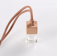 Bouteille en verre de diffuseur de parfum de voiture de bouteille suspendue vide carrée de 8ml