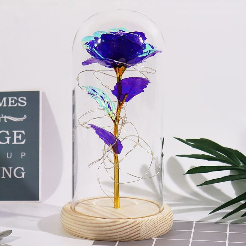 พื้นไม้สีขาว ลายดอกไม้เลเซอร์สีม่วง