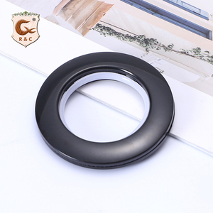R&C Manufacture : Accessoires de rideaux de haute qualité, anneaux à œillets en plastique pour rideaux - Product Image 4