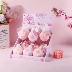 Juguete Antiestrés de Flor de Cerezo, Juguete para Apretar, Bola de Descompresión Lenta, Herramienta para Aliviar el Estrés, Regalo para las Fiestas - Product Image 1