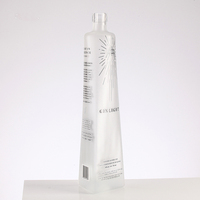 Diskon Besar Botol Minuman Keras Kaca Flint Segitiga Semangat Wiski 750Ml Vodka Whiskey Frosted Brandy Tequila dengan Label Decals Tutup Sekrup
