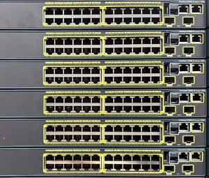 Commutateur Ethernet <span class=keywords><strong>Cisco</strong></span> 2960X-48TS <span class=keywords><strong>2960</strong></span>-24TT-L d'occasion, géré par le cloud intelligent AI, <span class=keywords><strong>24</strong></span>/48 ports 10/100/1000 Mbps - Product Image 2