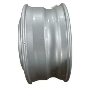 גלגל פלדה חדש בצבע כסוף למשאיות SHACMAN SINOTRUK FOTON FAW בגודל 22.5 אינץ', חישוק 22.5x12.25 ללא פנימית, צמיג חלופי Howo במידה 425/65R22.5 - Product Image 2