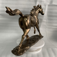 Usine directe personnalisé Antique cheval volant résine coulée à froid Bronze Statue modèle à la main étanche résistant à la Corrosion élégant
