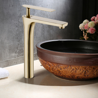 Nouvelle arrivée : Robinet de lavabo de salle de bain haut de gamme en acier inoxydable doré brossé, sans contact, à montage sur comptoir