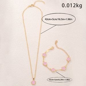 Conjunto de joyería de moda para mujer, collar y pulsera con baño de oro y flor de cinco pétalos - Product Image 6