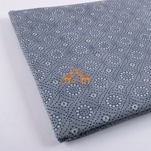 ผ้าฝ้ายดั้งเดิมพิมพ์ลายด้วยมือแบบดับู ลายดอกไม้สวยงาม เนื้อผ้านุ่ม เหมาะสำหรับเสื้อเด็กผู้ชาย ตกแต่งบ้าน และผ้าม่าน สินค้าขายดี - Product Image 2