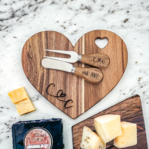 Recuerdos de boda para invitados: Tabla de charcutería de madera con forma de corazón, tabla de quesos de madera de acacia, juego de tabla de quesos con forma de corazón para boda - Product Image 5