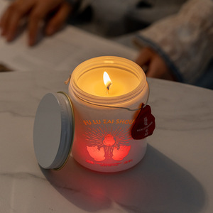 เทียนหอมหรูหราเป็นมิตรกับสิ่งแวดล้อมรุ่นใหม่วันวาเลนไทน์ พร้อมไฟ LED ในตัว - Product Image 1