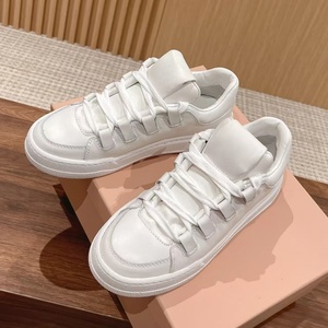 Zapatos de plataforma de cuero blanco puro, con cordones anchos y doble pulido, para aumentar la altura, informales y de oficina, color blanco bebé. - Product Image 5