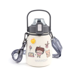 New Large Capacity Sanrioed <span class=keywords><strong>Thermos</strong></span> Cups 900ml Kawaii Kuromi Melodia Kt <span class=keywords><strong>Anime</strong></span> Kids Presentes Portátil com Palha Garrafa De Água - Product Image 2