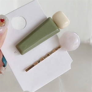 <span class=keywords><strong>De</strong></span> cuentas <span class=keywords><strong>de</strong></span> acrílico <span class=keywords><strong>pelo</strong></span> Clip <span class=keywords><strong>de</strong></span> <span class=keywords><strong>Metal</strong></span> elegante <span class=keywords><strong>pelo</strong></span> brillante joyería <span class=keywords><strong>de</strong></span> moda <span class=keywords><strong>pelo</strong></span> Clip - Product Image 2