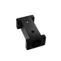 Support de montage en aluminium usiné CNC avec trous carrés et trous pour vis, pour applications de fraisage