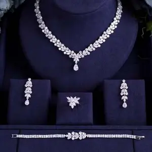 QX individualisierbar Damenluxus 925 Sterling-Silber-Ohrringe Ring-Halsketten-Armbänder feiner kubischer Zirkonschmuck-Satz für Damengeschenk