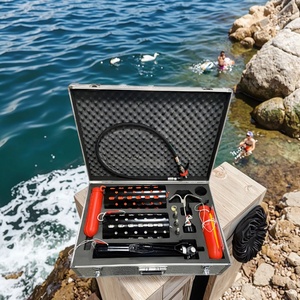 Ensemble complet d'équipement de sauvetage aquatique en métal avec lance-corde et accessoires dans une mallette de transport - Product Image 4