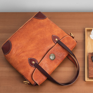 Genuine Leather Women's Tote <b>Bag</b> Vintage Style Magnetic Buckle Top-Grain Cowhide Horizontal Square Shoulder Crossbody <b>Bag</b> - Product Image 2