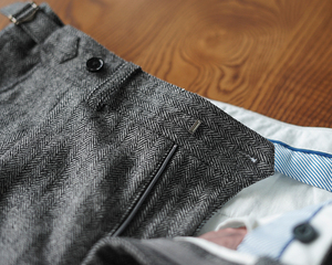 Nouveau <span class=keywords><strong>pantalon</strong></span> rétro à boucle unique à chevrons affaires Simple décontracté <span class=keywords><strong>Tweed</strong></span> rayures épaissi <span class=keywords><strong>pantalon</strong></span> droit mince pour hommes - Product Image 4