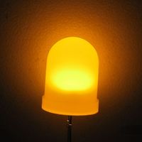 Diode LED ronde jaune scintillante 3.0-3.5V 10mm avec lentille diffuse laiteuse, vente chaude de l'usine chinoise, 250 pièces par sac