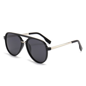 2025 yeni moda özel erkekler kadınlar güneş gözlüğü Retro Trendy <span class=keywords><strong>Pilot</strong></span> tasarımcı polarize güneş gözlüğü - Product Image 2