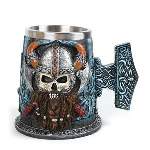 Кружка для пива в средневековом стиле викингов, из нержавеющей стали, большая емкость, немецкий винтажный рельефный дизайн, экологичная, с ручкой для вечеринок - Product Image 1