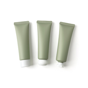 Tubo cosmético de plástico verde mate, contenedor exprimible, personaliza el logotipo de tu marca, tubo para loción y crema - Product Image 1