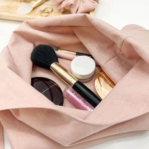 Borsa <span class=keywords><strong>da</strong></span> <span class=keywords><strong>viaggio</strong></span> <span class=keywords><strong>per</strong></span> il trucco minimalista <span class=keywords><strong>da</strong></span> donna con ricamo all'ingrosso Logo personalizzato borsa cosmetica in lino annodata - Product Image 4