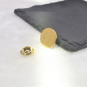เข็มกลัดเสื้อผ้าสแตนเลสทรงกลมขายส่งจากโรงงาน โลโก้เข็มกลัดแบบกำหนดเอง - Product Image 6