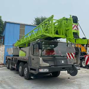 Grúa sobre Camión Zoomlion de 50 Toneladas en Buen Estado, Certificada, con Motor Weichai, Elevación Duradera para Sitios de Trabajo - Product Image 1
