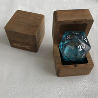 Sharp Edge Liquid Core Resin Jumbo D20 Dice 50mm Polyèdre géant simple pour jeux Donjons et Dragons-pour achats en vrac