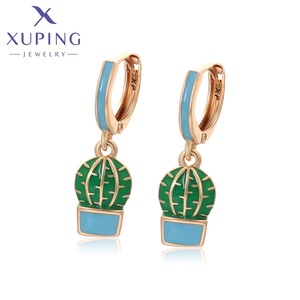 X001020368 Gioielli XUPING <span class=keywords><strong>Orecchini</strong></span> a Cerchio con Ciondolo a Forma di Pianta <span class=keywords><strong>Cactus</strong></span> Placcati in Oro 18K per Donna - Product Image 1