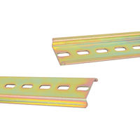 Rail DIN standard de 35 mm à fentes pour montage de disjoncteurs dans les boîtes de distribution électriques