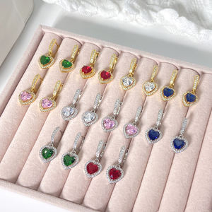 Ensemble de bijoux romantiques en laiton plaqué rhodium et zircon en forme de cœur pour homme et femme, idéal pour les fiançailles, les mariages et les cadeaux de fête - Product Image 6