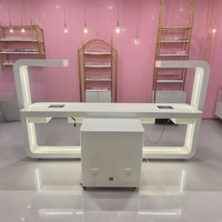 Table de manucure moderne de luxe en bois clair en forme de L, style français rose, pour salon